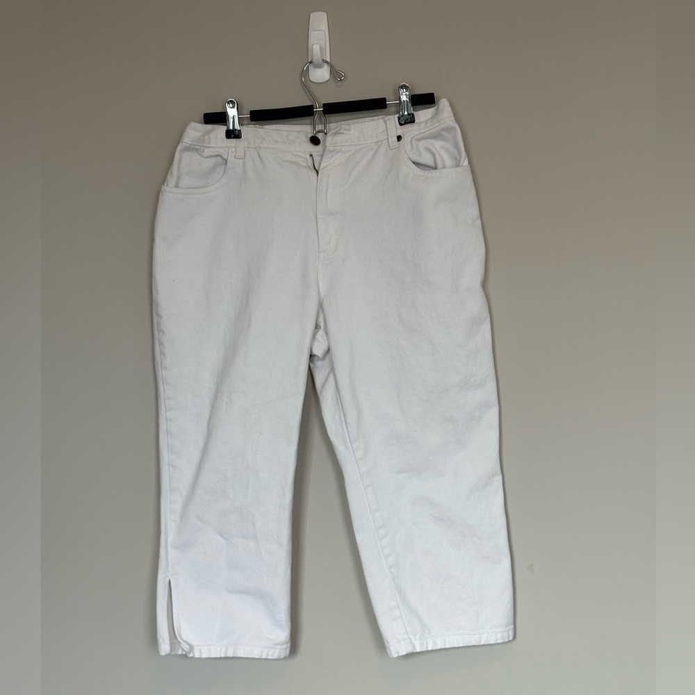 Traditional Country Collection white cropped white denim jeans. Ladies size 12